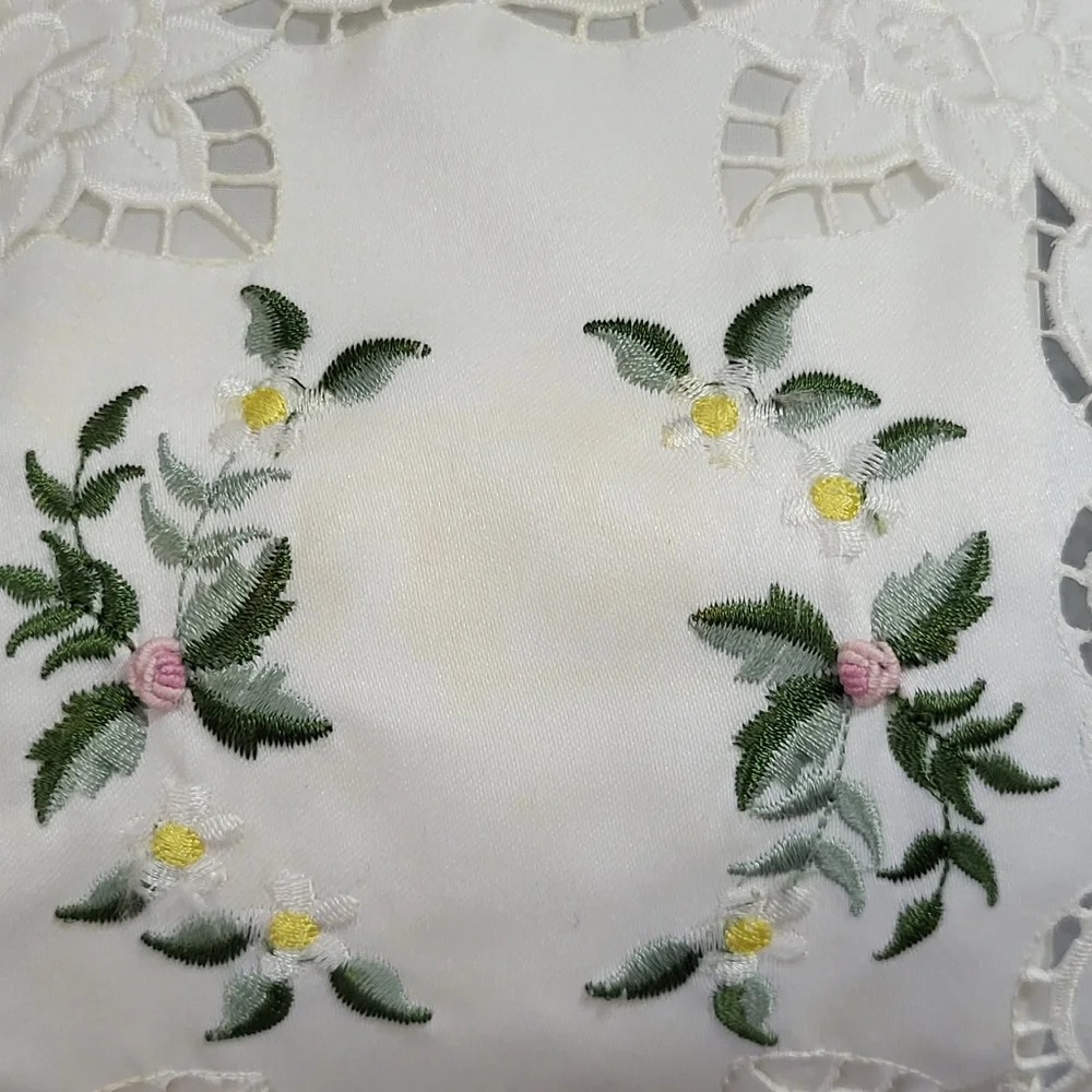 Vintage 2 Roll Fabric Toilet Paper Holder Ivory Cutwork Lace Embroidery Romantic
